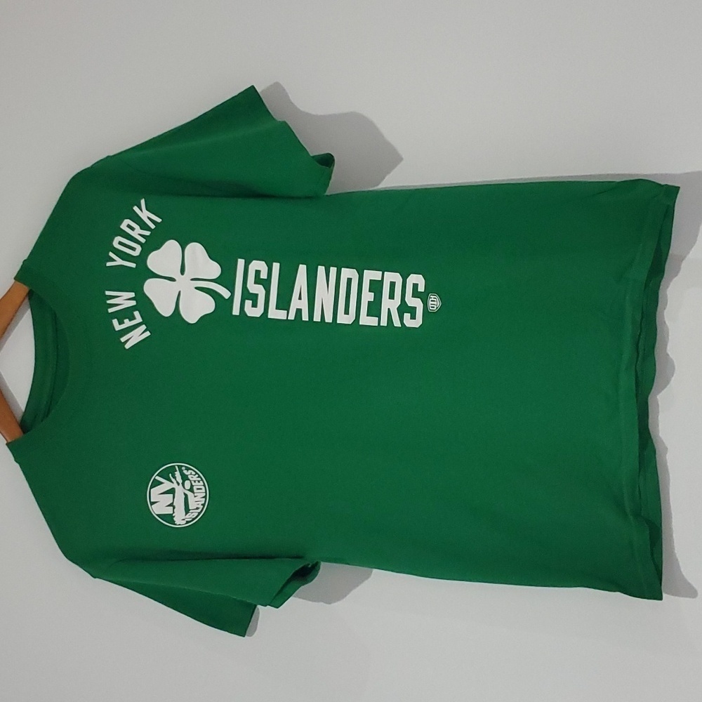 NHL New York Islanders Green Shamrock tshirt size M
